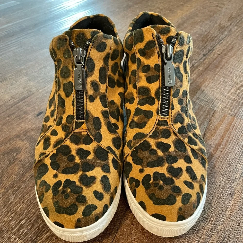 Blondo Glenda Leopard Waterproof Suede Zip Up Wedge Heel Sneaker Bootie Size 6.5 - Picture 3 of 14